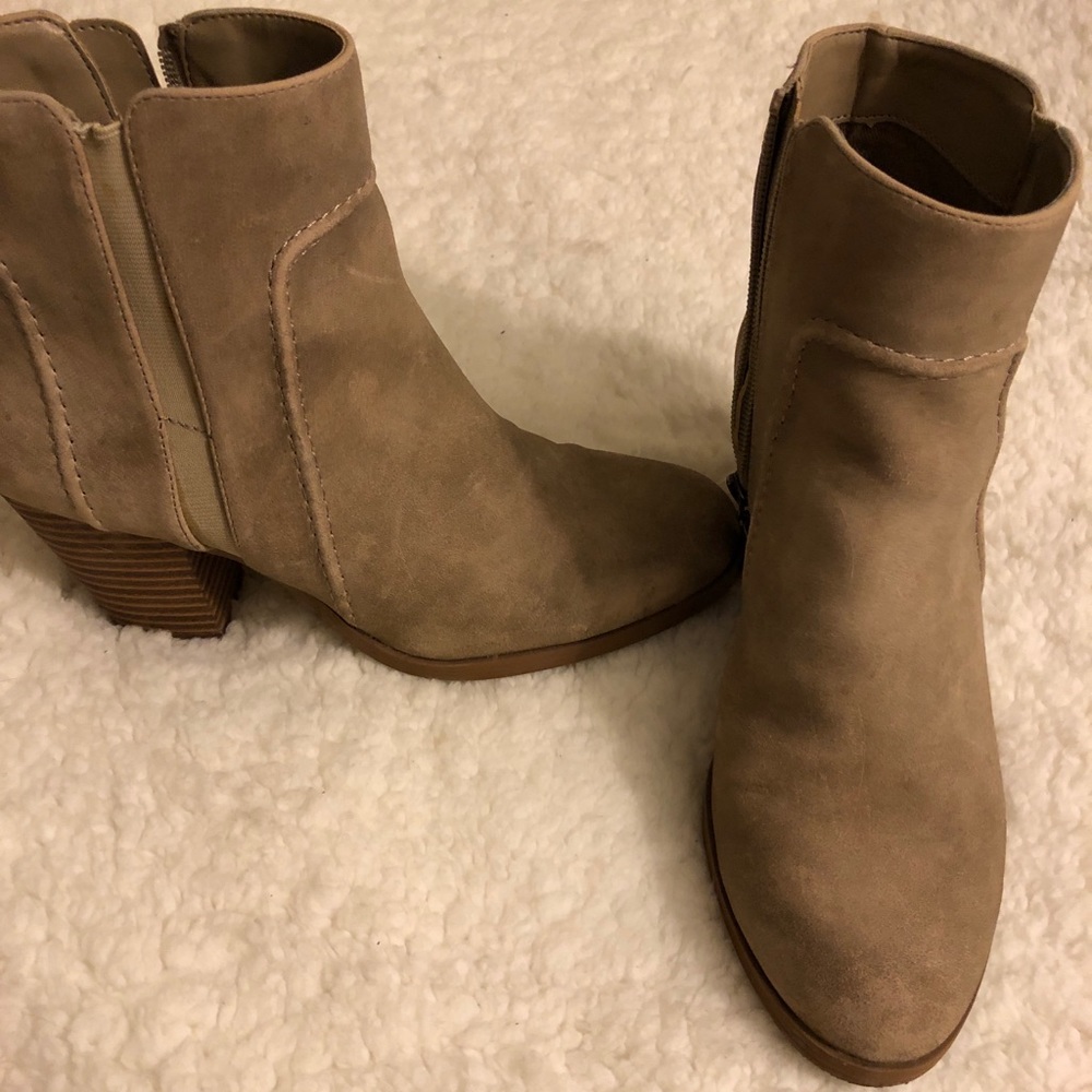 Vera Wang Booties